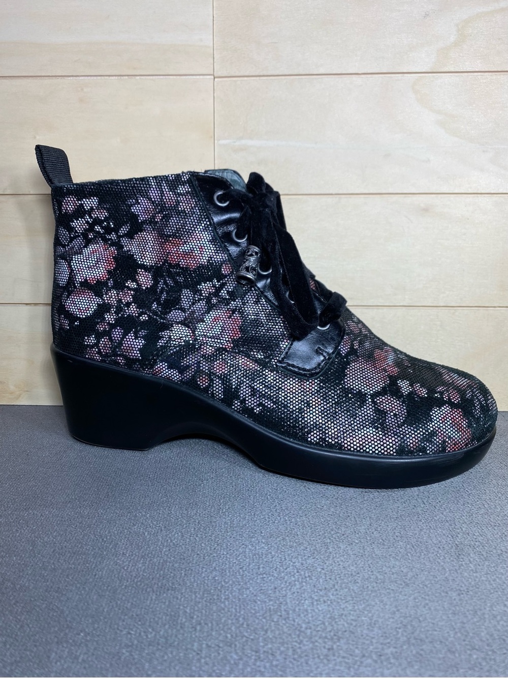 Alegria Eliza Boots Black Pink Floral Roses Women's Size 7.5 Shoes EU37 Zip